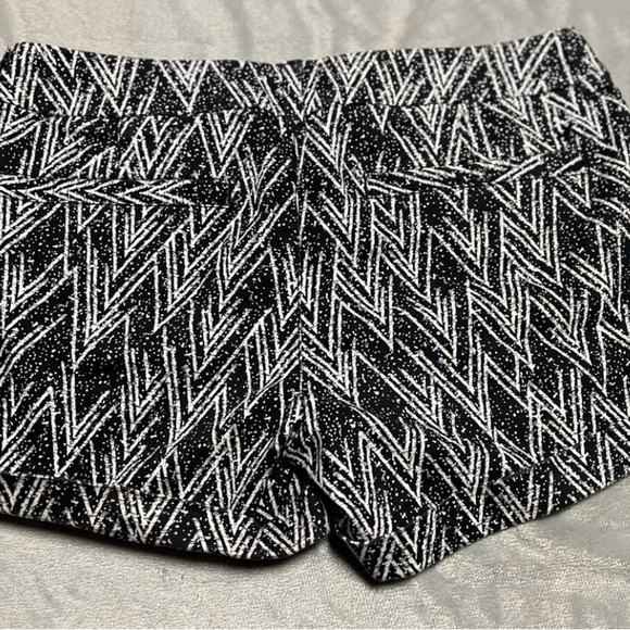 American Eagle Outfitters ~ Shorts ~ Size 6 ~ Women’s ~ Shorts ~ Black & White - Picture 14 of 16